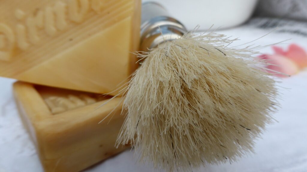 shaving-brush-498215_1920